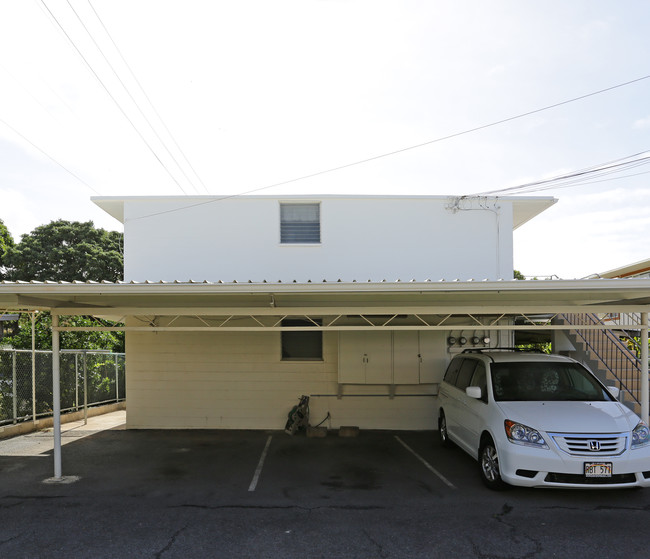 2846 Varsity Cir in Honolulu, HI - Building Photo - Building Photo