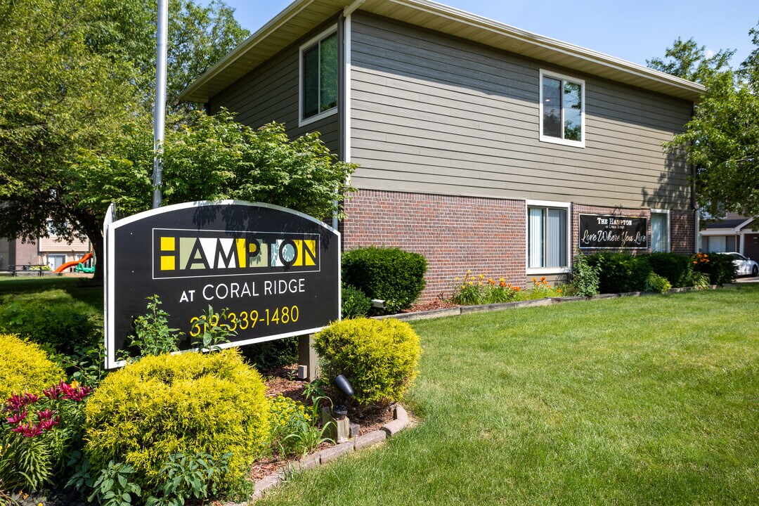 The Hampton at Coral Ridge in Coralville, IA - Foto de edificio