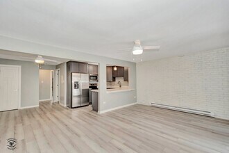 7302 Blackstone Ave in Justice, IL - Building Photo - Building Photo