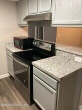 8618 Colony Pine Cir in Jacksonville, FL - Building Photo - Building Photo