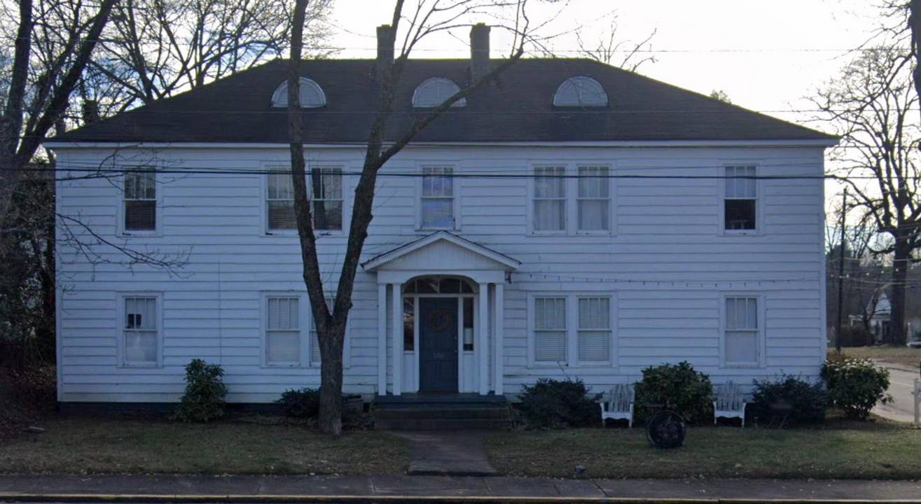 155 Ridgewood Ave in Gainesville, GA - Building Photo
