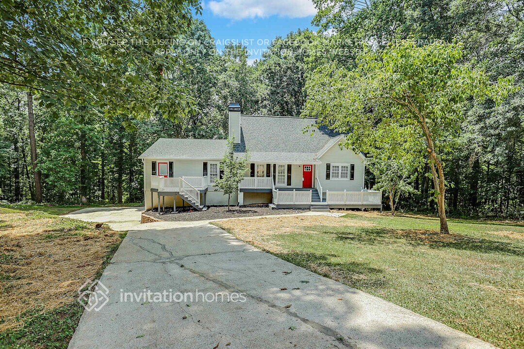 3783 Carolyn Farm Rd in Douglasville, GA - Building Photo