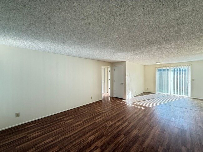 6374 F St in Springfield, OR - Building Photo - Building Photo