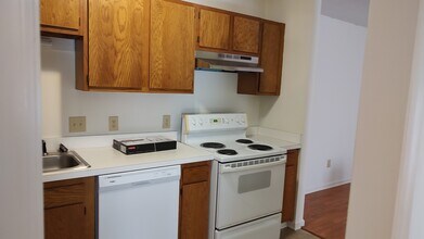 313 Leasburg Rd in Roxboro, NC - Building Photo - Building Photo