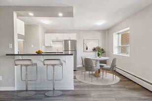 Granite House in London, ON - Building Photo