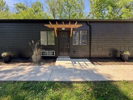 6916 Northside Dr in Chattanooga, TN - Building Photo