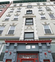 253 E Kingsbridge Rd in Bronx, NY - Building Photo