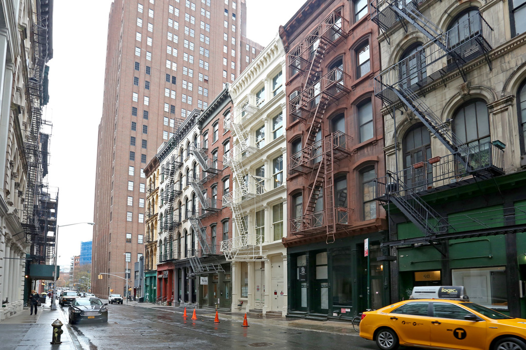 Luxury New Development in New York, NY - Foto de edificio