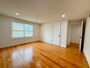 298 Washington St in Braintree, MA - Building Photo - Building Photo