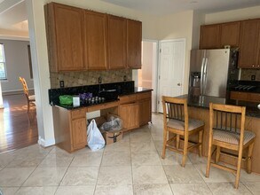 805 Anna Ln in Gambrills, MD - Foto de edificio - Building Photo