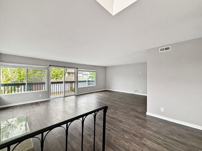 8125 Caminito Mallorca in San Diego, CA - Building Photo - Building Photo