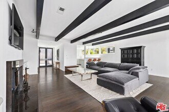 2235 Gloaming Way in Beverly Hills, CA - Building Photo - Building Photo
