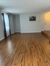 5602 Tinder, Unit 4 in Rolling Meadows, IL - Building Photo - Building Photo