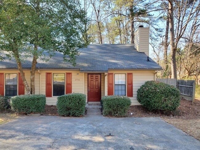2750 Northwood Ct in Marietta, GA - Building Photo - Building Photo