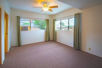 94-872 Lumiholoi St in Waipahu, HI - Building Photo - Building Photo