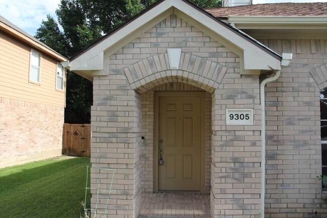 property at 9305 Harrisburg Ln