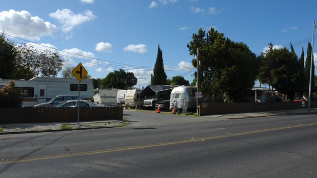 San Jose Mobile Home & RV Park in San Jose, CA - Foto de edificio - Building Photo