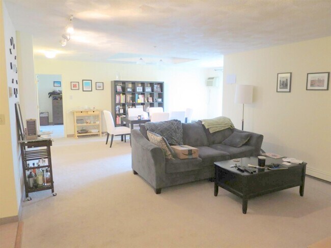 383 Highland Ave, Unit 1 in Somerville, MA - Building Photo - Building Photo