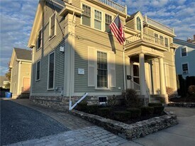 38 Mann Ave in Newport, RI - Building Photo