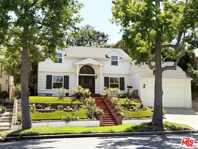property at 661 Warner Ave