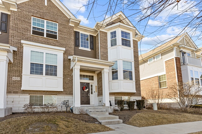 4320 Monroe Ave in Naperville, IL - Building Photo - Building Photo