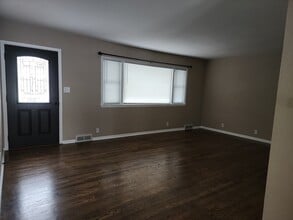 1702 Clark Ave in Ames, IA - Foto de edificio - Building Photo