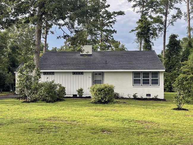 657 Wildwood Rd in Whiteville, NC - Building Photo - Building Photo