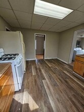 310 W Jefferson St in Knoxville, IA - Building Photo - Building Photo