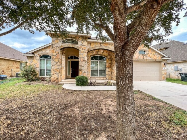 property at 923 Avery Pkwy