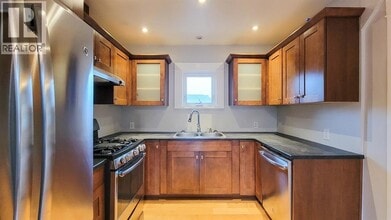 978 E 37th Ave in Vancouver, BC - Building Photo - Building Photo