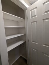 1614 Cellars Ave, Unit Renovated Duplex in Vancouver, WA - Building Photo - Building Photo