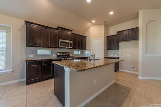 31913 Cast Iron Cv in Bulverde, TX - Building Photo - Building Photo
