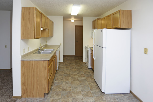 Calgary Apartments in Bismarck, ND - Building Photo - Interior Photo