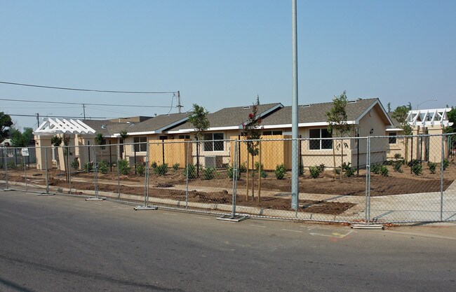 1633 N Orchard St in Fresno, CA - Foto de edificio - Building Photo