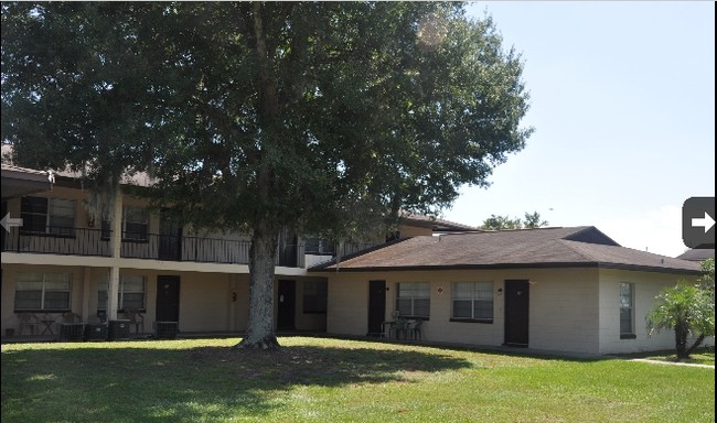 Colonial Square Apartments in Bartow, FL - Building Photo - Building Photo