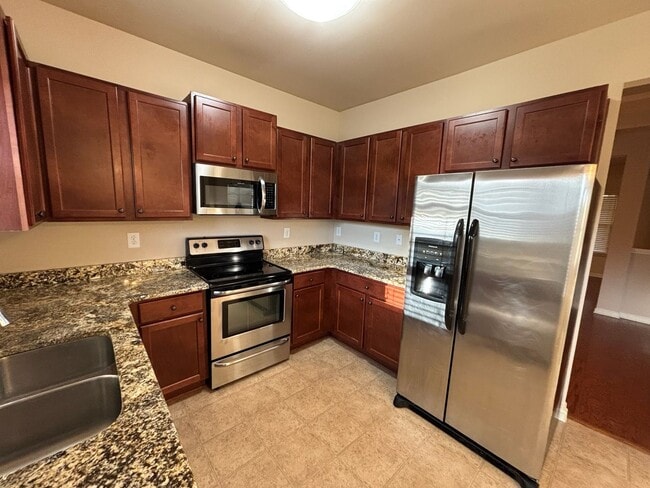 1322 Ingersoll Dr in Phenix City, AL - Foto de edificio - Building Photo