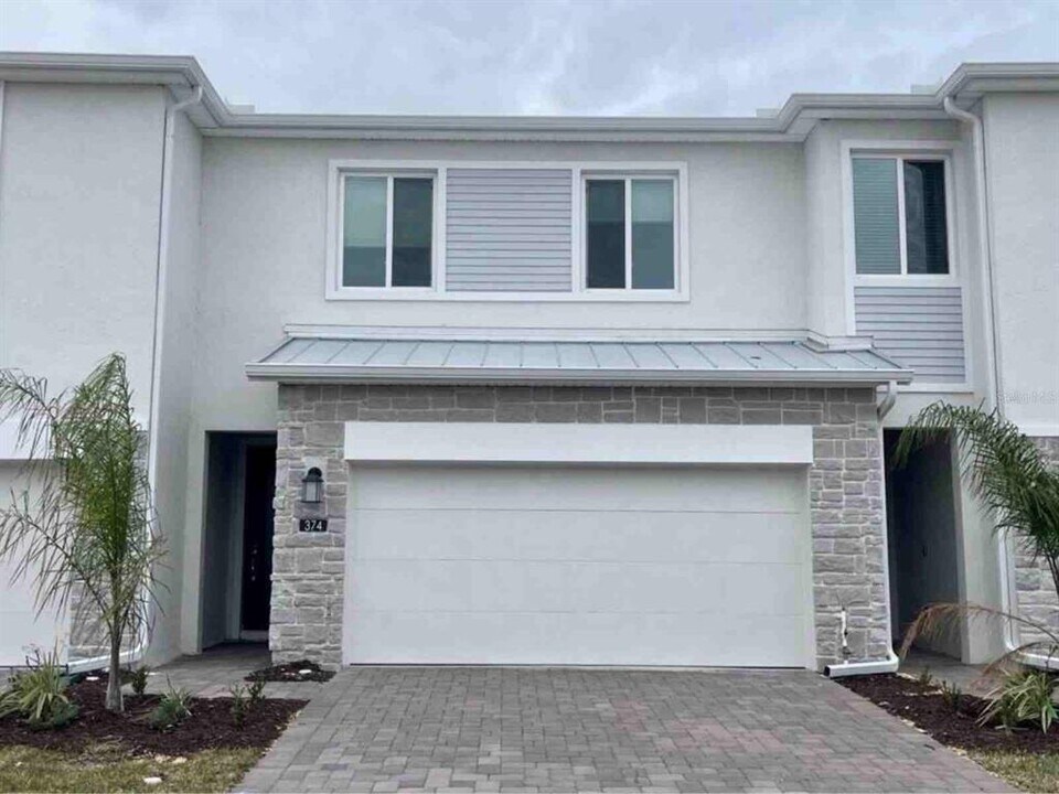 374 Bogey Dr in Davenport, FL - Building Photo