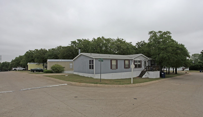 Briarwood Mobile Home Park in Fort Worth, TX - Foto de edificio - Building Photo