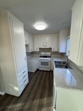 The Courtyard Apartments 150 S San Jacinto St., Hemet in Hemet, CA - Foto de edificio - Building Photo