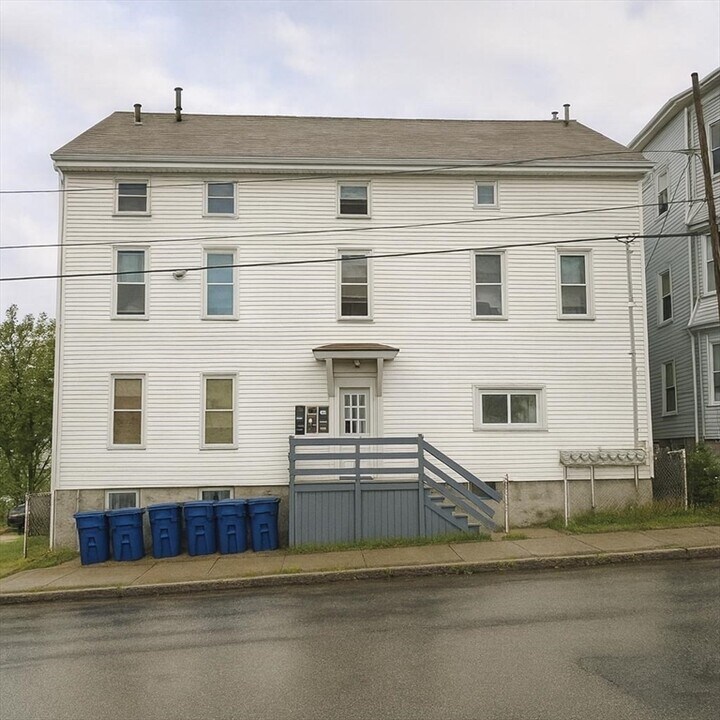47 Boutwell St in Fall River, MA - Building Photo