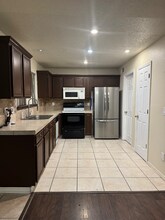 8008 Smokerise Ave NW in Albuquerque, NM - Foto de edificio - Building Photo