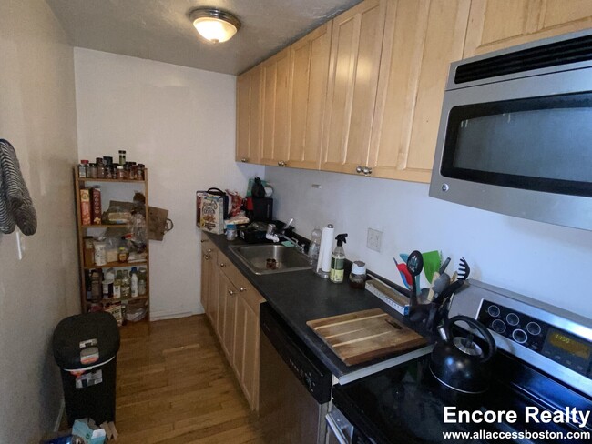 6 Shepard St in Boston, MA - Building Photo - Building Photo