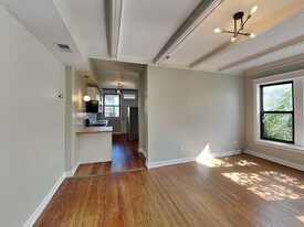 4725 S Forrestville Ave in Chicago, IL - Building Photo - Building Photo