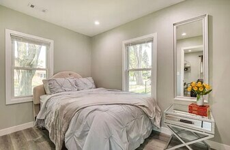 1675 S Cora St in Park Ridge, IL - Foto de edificio - Building Photo