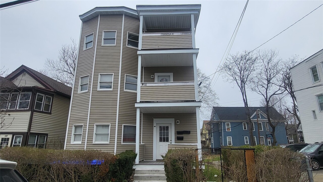 120 South Ave in Poughkeepsie, NY - Foto de edificio