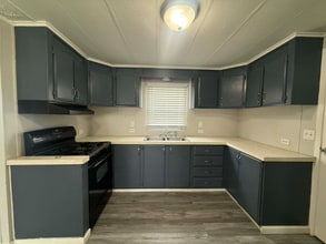 1236 N Oaklane Rd in Springfield, IL - Building Photo - Building Photo