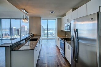 The Residences at OMNI Louisville in Louisville, KY - Building Photo - Building Photo