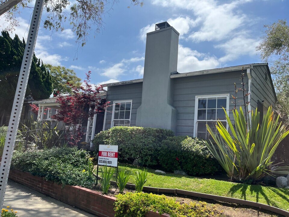 10374 La Grange Ave in Los Angeles, CA - Building Photo