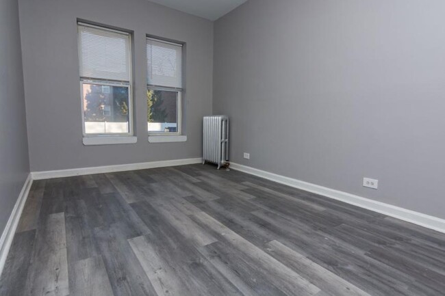 property at 7446 S Kingston Ave