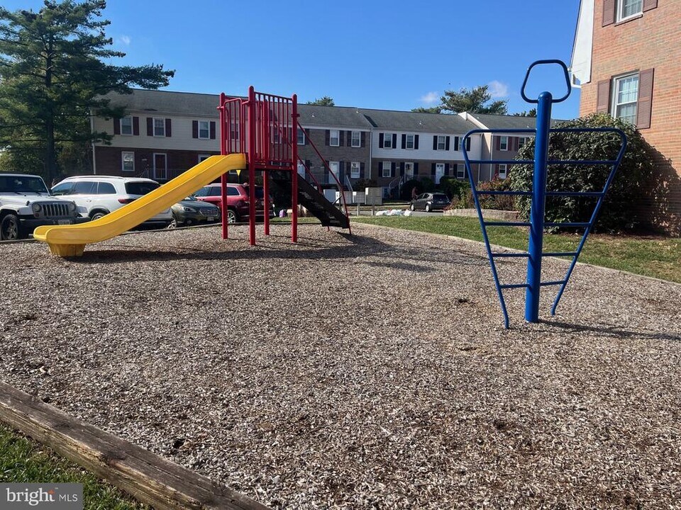 14441 Turin Ln in Centreville, VA - Building Photo